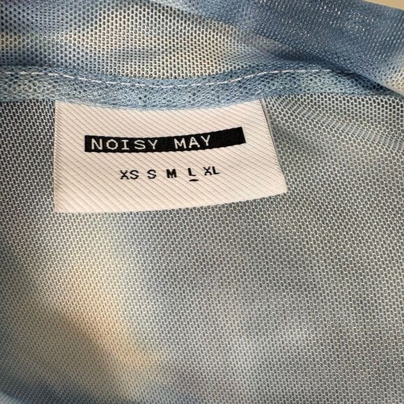 Noisy May Blue Cloud Mesh Mock Neck Top | Large - Picture 8 of 10